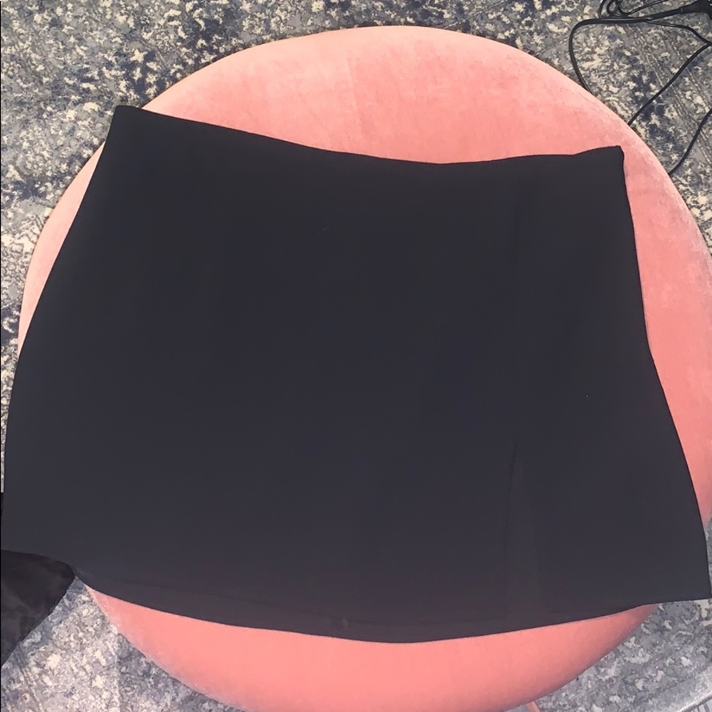 Zara Black Mini Skirt with small slit NEVER WORN